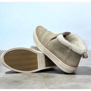 TOMS Women’s Faux Fur Lined Slip On Boots Beige Suede Casual Shoes Size 6